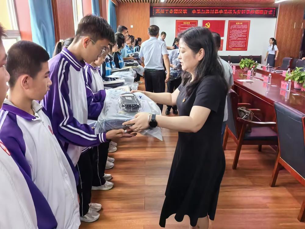 cccc5add61e84a22ba8f721a41dc45a8.jpg