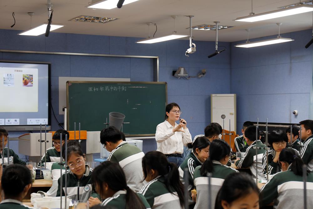 cdceb744e1e746b6aaefc7a9540ffb42.jpg